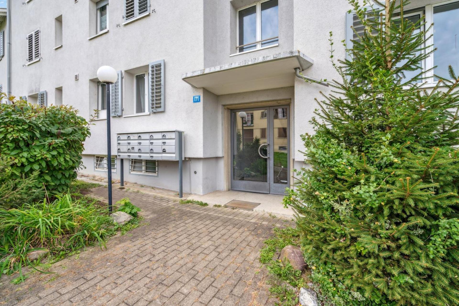 チューリッヒDuebendorfstrasse 171アパートメント エクステリア 写真